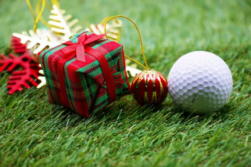 Best Holiday Golf Gifts 2026: Putting Mats & Training Aids Guide - Chiputt Golf